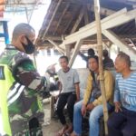 Musim Penghujan Tiba, Babinsa Kebonmanggu Koramil 0607-09/Cisaat Himbau Warga Waspada Bencana Banjir Dan Longsor