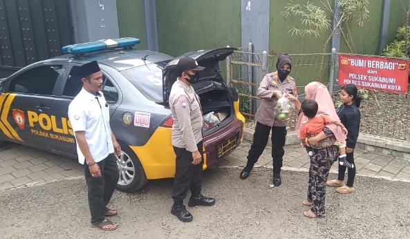 Jelang Peringatan HUT Bhayangkara Ke 76, Polsek Sukabumi Bagikan Puluhan Kg Sayuran Kepada Masyarakat