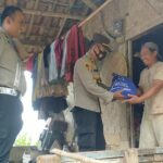 Kapolsek Gunungguruh Berikan Bantuan Paket Sembako, Kepada Warga Kurang Mampu dan Tidak Mendapatkan Bansos Dari Pemerintah