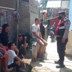 Sambangi Warga Kanit Samapta Polsek Gunungguruh Beri Pesan Kamtibmas Dalam Patroli Diologis