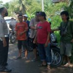 Kanit Lantas Polsek Gunungguruh Laksanakan Kegiatan Dikmas Lantas Kepada Warga Kampung Cikujang Desa Gunungguruh
