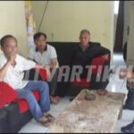 Sinergi Bersama, Babinsa Babakan Koramil 0607-09/Cisaat Komsos Dengan Perangkat Desa
