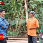 Tingkatkan Kerja Sama Yang Baik, Babinsa Cibolang Komsos Bersama Kepala Desa di Desa Binaan