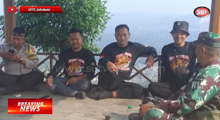 Jalin Silaturahmi, Babinsa Dan Bhabinkamtibmas Kebonmanggu Komsos Dengan Pemuda Desa Binaan