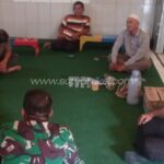 Tingkatkan keamanan bersama babinsa Selajambe Komsos Dengan warga dan Perangkat Desa