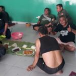 Ciptakan Rasa Aman Babinsa Babakan Koramil 0607-09/Cisaat Komsos Dengan warga Ciptakan Rasa Aman Babinsa Babakan Koramil 0607-09/Cisaat Komsos Dengan warga