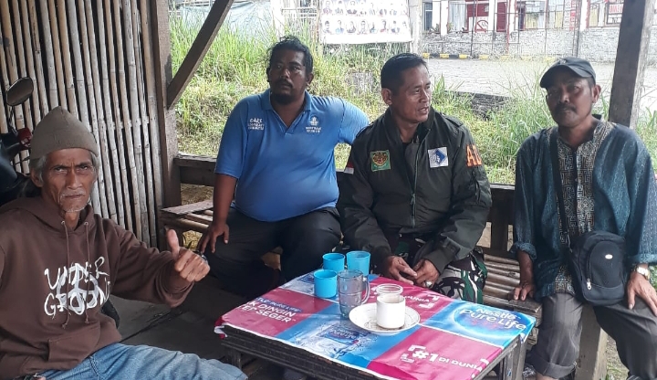 Pererat Silaturahmi, Babinsa Babakan Komsos Dengan Warga Desa Binaan