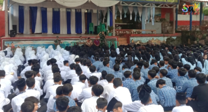 Tingkat Nasionalisme Bagi Siswa Tingkat SMA Dandim 0622/Kab Sukabumi Giat Wasbang Dan sosialisasi Penerimaan TNI AD TA 2025
