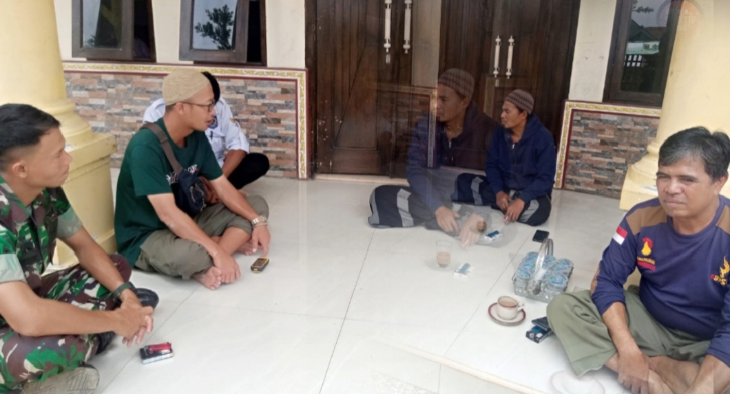 Jelang Ramadhan, Babinsa Desa Citamiang, Lakukan Komsos Dengan Tomas