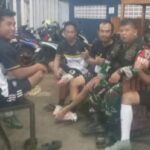 Babinsa Cikujang Komsos Dengan Para Pemuda di Desa Binaan