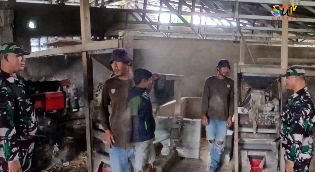 Jelang Lebaran Babinsa Sukamaju Sambangi Warga Binaan Pemilik Penggilingan Padi Serta Cek Stok Beras