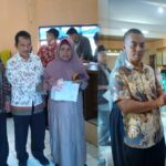 Jelang Lebaran Pemdes Muara Dua Kadudampit Salurkan BLT DD Dan Insentif RT/RW