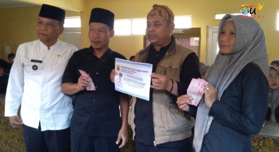 Pemdes Cibentang Kecamatan Gunungguruh, Salurkan Insentif RT/RW dan Linmas Jelang Idul Fitri