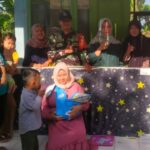 Gunakan Dana Pribadi Babinsa Kebonmanggu Serda Ardi Irawan, Berikan Bantuan Kasur ke Setiap Posyandu dan tambahan susu bagi anak-anak