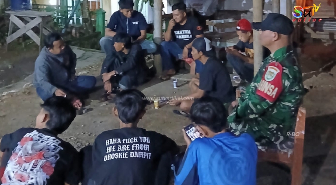 Jaga Kondisi Wilayah Tetap Aman, Babinsa Sukamaju Aktif Laksanakan Patroli Malam