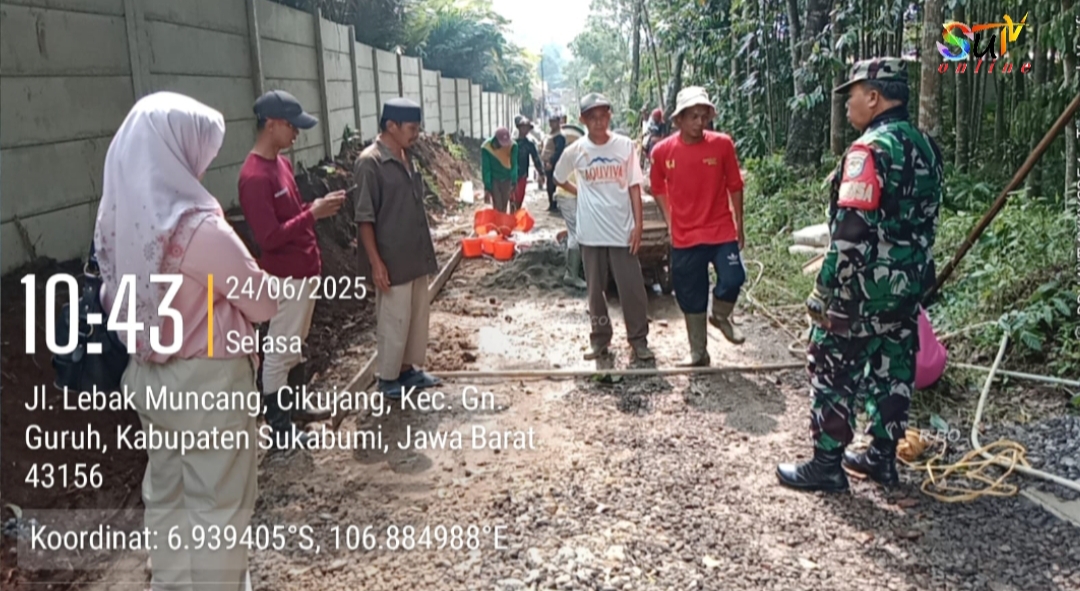 Dukung Pembangunan Desa, Babinsa Cikujang Tinjau Lokasi Pengecoran Jalan