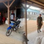 Babinsa Desa Sukamanis Koramil 09/Cisaat Lakukan Komsos Dengan Pemilik Gilingan Padi Di Wilayah Binaan