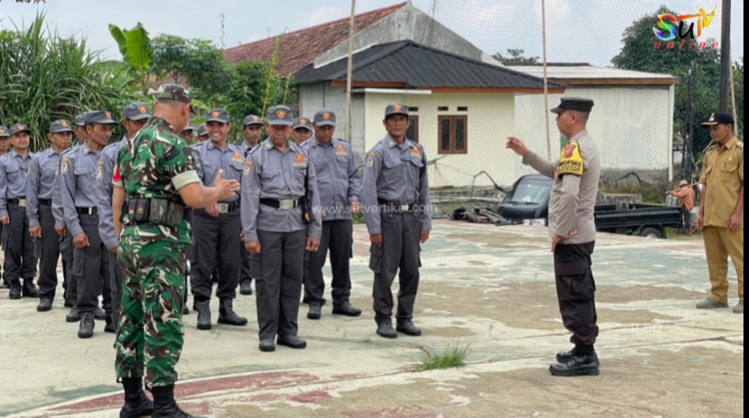 Peringati HUT Satpol PP Ke-79 dan Linmas ke-63, Anggota Linmas Desa Sukamaju latih PBB oleh Babinsa Dan Bhabinkamtibmas