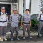 Peringati HUT Satpol PP Ke-79 dan Linmas ke-63, Anggota Linmas Desa Cibentang Gelar Latihan PBB