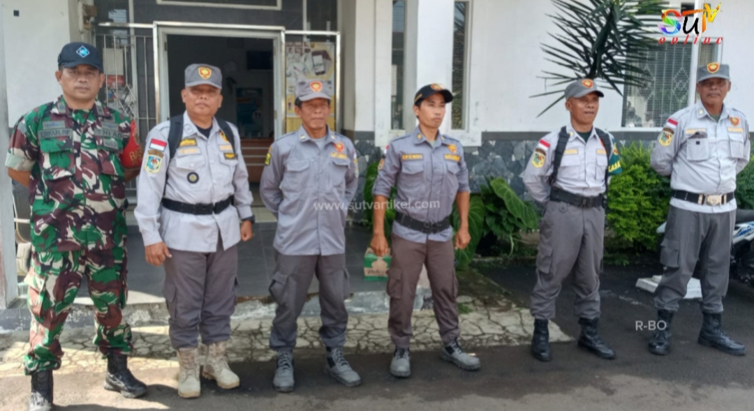 Peringati HUT Satpol PP Ke-79 dan Linmas ke-63, Anggota Linmas Desa Cibentang Gelar Latihan PBB