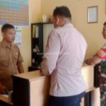 Update Data Wilayah, Babinsa Desa Sukamanis Melaksanakan Puldata Ter di Kantor Desa