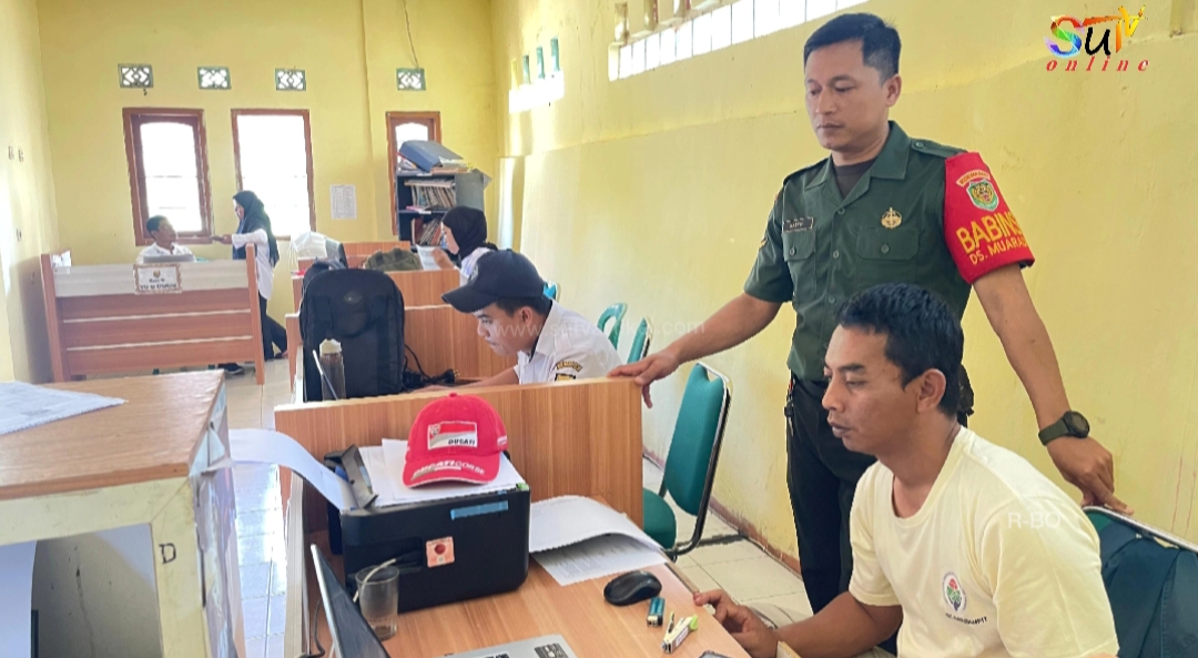 Aktif Komsos Bersama Kades Dan Perangkat Desa Menjadikan Hubungan Kerja Antara Babinsa Desa Muaradua Dan Aparat Desa Semakin Solid