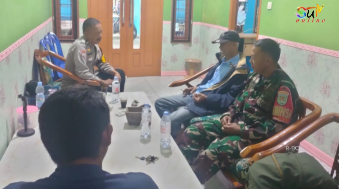 Babinsa Desa Cisaat komsos Bersama Tomas, Bahas tentang Keamanan Dan Ketertiban Lingkungan di desa binaan