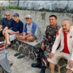 Babinsa Desa Cibolang Komsos Dengan Warga Perum Mangkalaya Dan Pantau Wilayah Binaan
