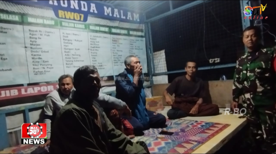 Pastikan Wilayah Aman, Babinsa Desa Sukaresmi Aktif Laksanakan Patroli Malam