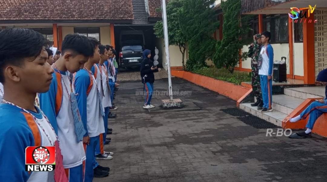 Danposramil Gunungguruh Koramil 09/Cisaat Bintahwil Kepada Para Siswa-Siswi SMP
