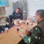 Babinsa Kadudampit Koramil 09/Cisaat Laksanakan Komsos Bersama Ketua dan pengurus Koperasi Merah Putih