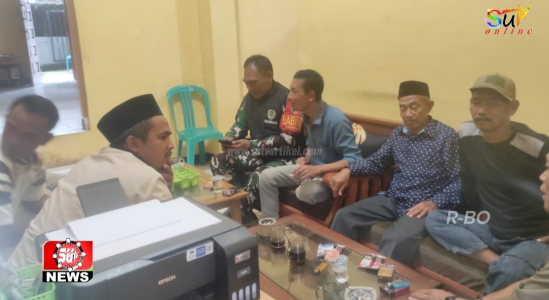 Komsos Dengan Ketua RT dan RW, Babinsa Desa Cikahuripan Eratkan Silahturahmi