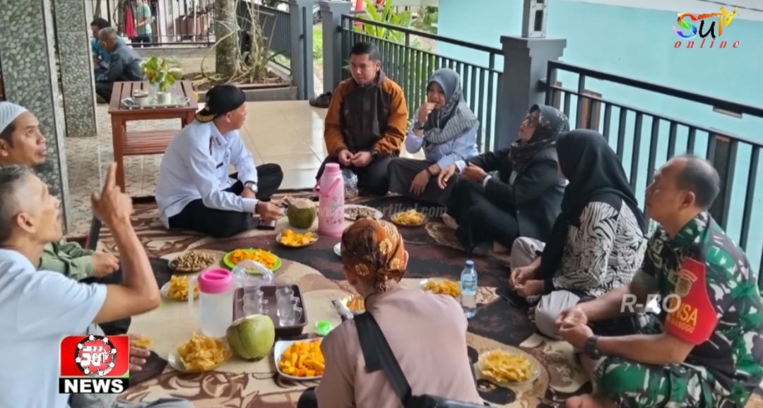 Babinsa Desa Kebonmanggu Jalin Komsos Dengan Ketua BPD Desa Kebonmanggu