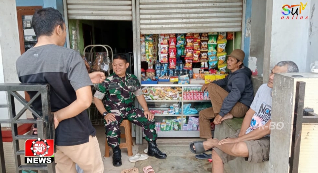 Pererat Hubungan Baik, Babinsa Desa Kutasirna Koramil 09/Cisaat Komsos Dengan tokoh pemuda Di Wilayah Binaan