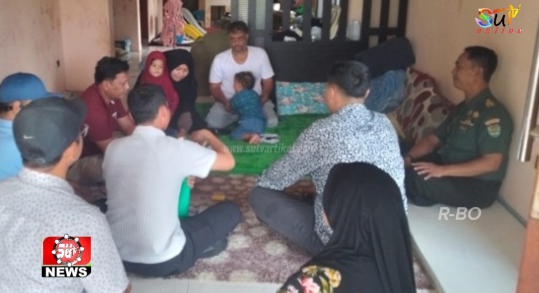 Komsos Tingkatkan Kemampuan Deteksi Dini, Babinsa Desa Gunungjaya Ajak Warga Waspada Cuaca Ekstrem