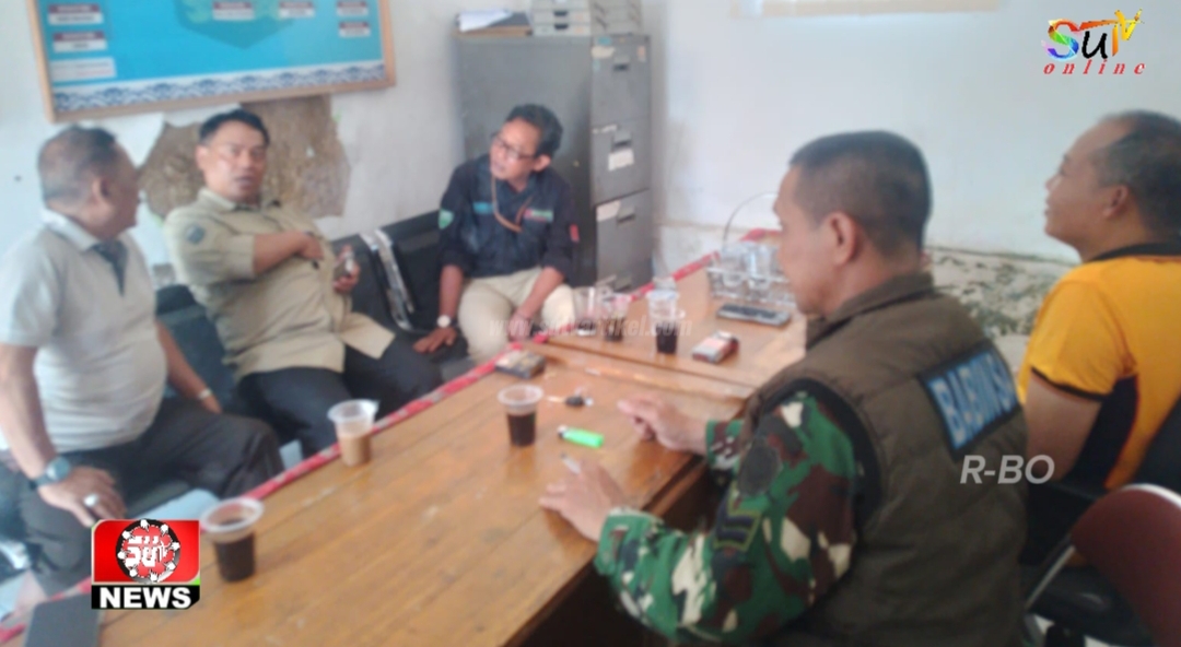 Dukung Pembangunan Desa, Babinsa Desa Kadudampit Koramil 09/Cisaat Laksanakan Komsos Dengan Ketua Pemuda