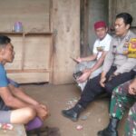 Babinsa Desa Cikujang Koramil 09/Cisaat Laksanakan Komsos dengan Warga Binaan Babinsa Desa Cikujang Koramil 09/Cisaat Laksanakan Komsos dengan Warga Binaan