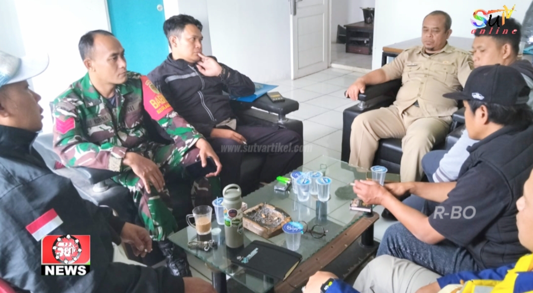 Giat Puldata Ter Babinsa Cikujang Koramil 09/Cisaat Komsos Dengan Pjs Kepala Desa