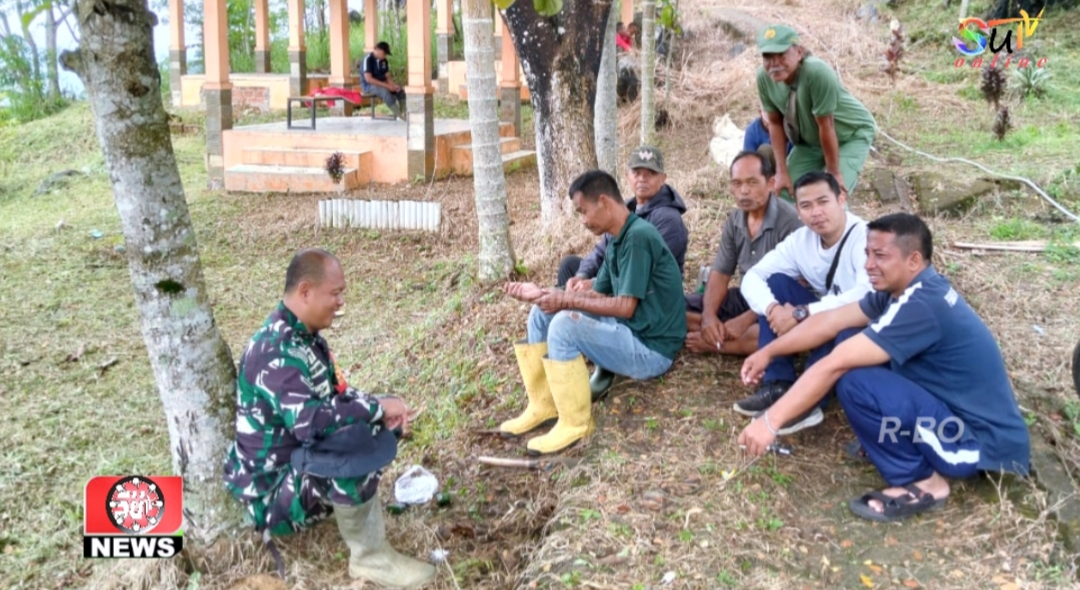 Sinergi Babinsa Kebonmanggu dan Warga Bersihkan Lingkungan Jelang Ramadhan 1447 h