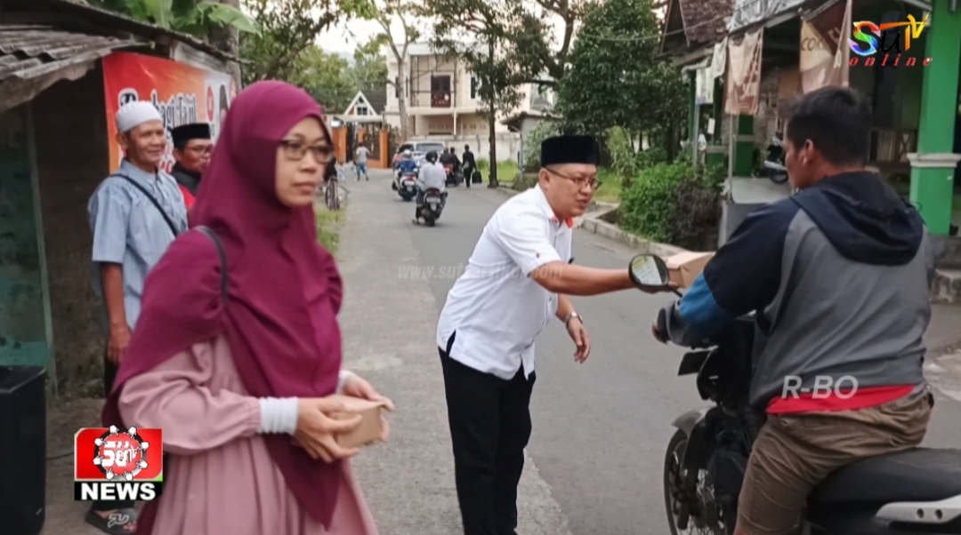 Jelang Buka Puasa, Anggota DPRD Kota Sukabumi Dindin Solahudin Bersama Relawan Bagikan Takjil dan Buka Puasa Bersama