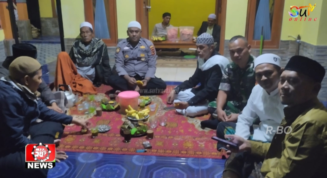 Babinsa Nagrak Koramil 09/Cisaat Lakukan Komsos dengan Perkuat Silaturahmi Melalui Halal Bihalal Bersama Warga