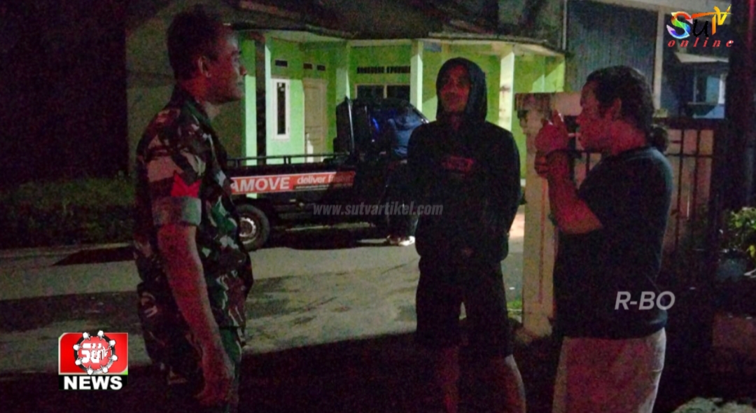 Babinsa Desa Gunungguruh Aktif Pantau Keamanan Lingkungan Lewat Patroli Malam