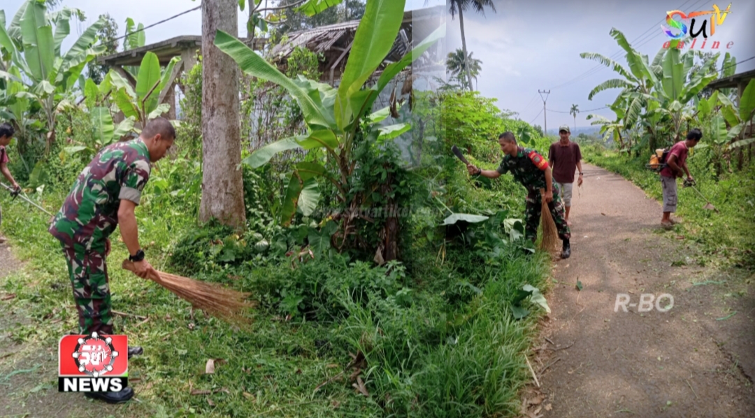 Karya Bakti Babinsa Mangkalaya dan Warga Bersihkan Bahu Jalan Desa