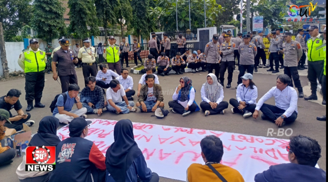 SENYAP DI TENGAH NEGERI BERKILAU: PLN Sukabumi dan Ingkar Janji terhadap Hak Paling Fundamental Warga