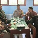 Babinsa Sirnaresmi Koramil 09/Cisaat Hadiri Acara Perpisahan Siswa Kelas VI SDN Gentra Masekdas