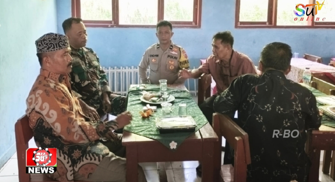 Babinsa Sirnaresmi Koramil 09/Cisaat Hadiri Acara Perpisahan Siswa Kelas VI SDN Gentra Masekdas