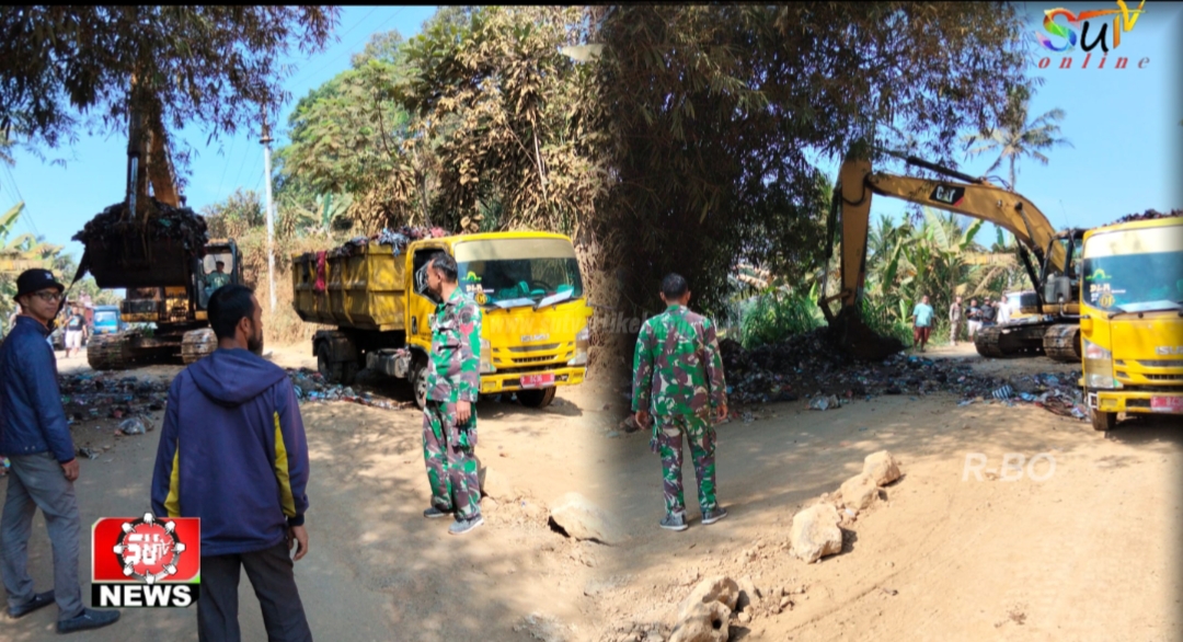 Babinsa Desa Cikujang Koramil 09/Cisaat Dampingi Pembersihan Sampah Oleh DLH