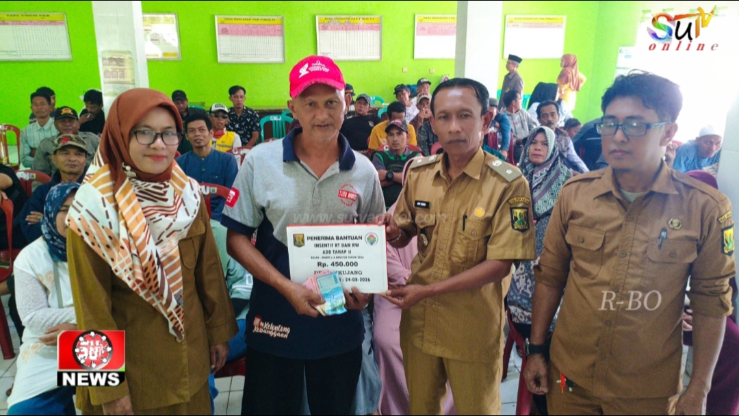 Pemdes Cikujang Berikan Insentif kepada RT, RW, dan Satlinmas