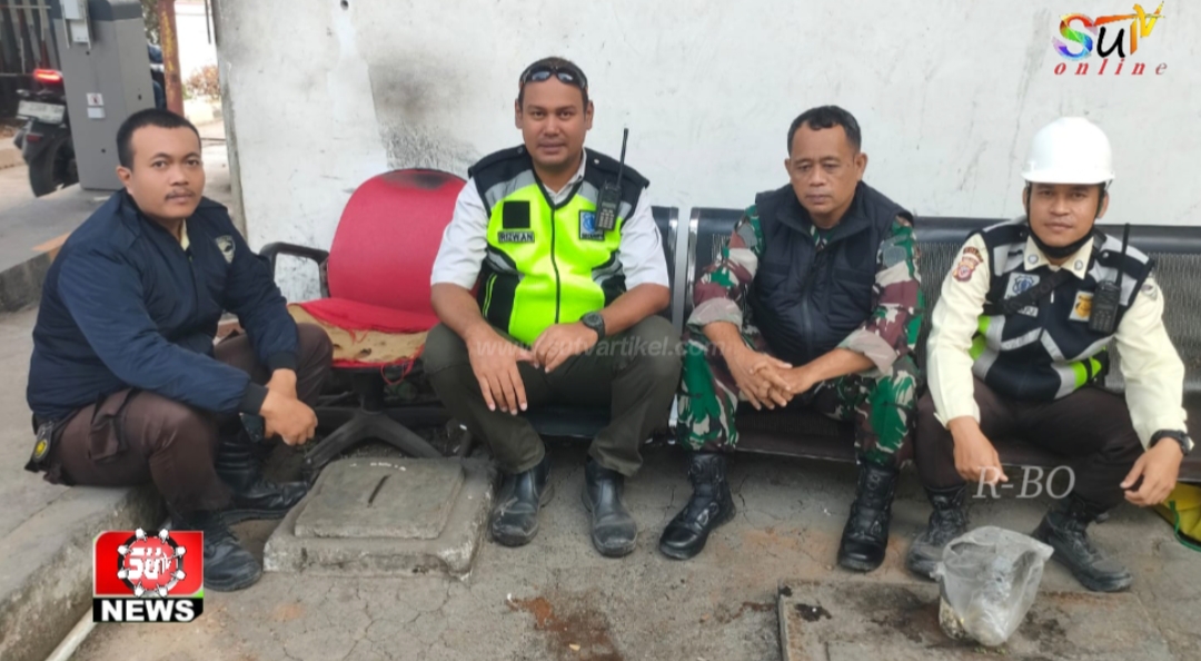 Ciptakan Keamanan, Babinsa Sirnaresmi Koramil 09/Cisaat Komsos Dengan Supervisor Security
