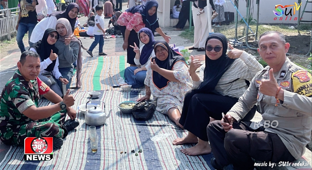 Babinsa dan Bhabinkamtibmas Desa Sukamaju Hadiri Tradisi Botram Salembur di Sepanjang jalan Cipetir Tengah Sebagai Simbol Gotong-royong Warga